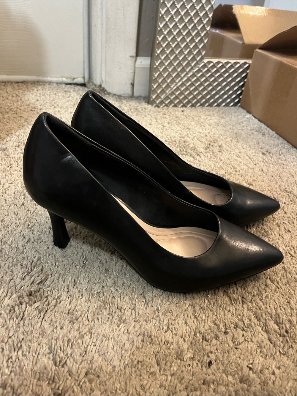 Kelly & Katie Black Pointed-Toe Mid Heel Pumps
